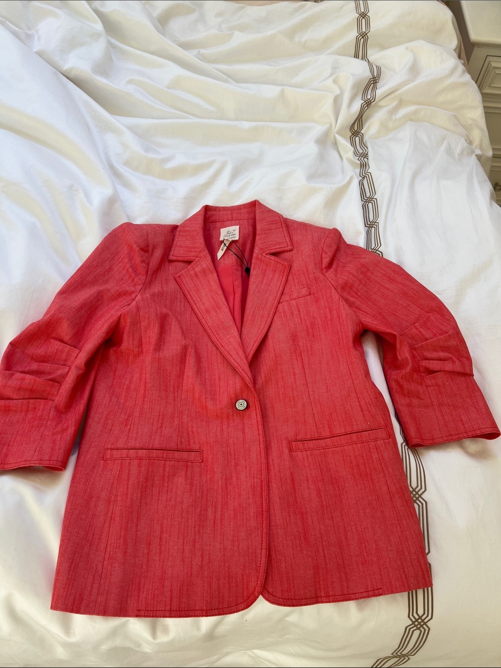 Salmon color Women's Blazer Jacket 5 a 7 cing a sept worn once!! Original $395